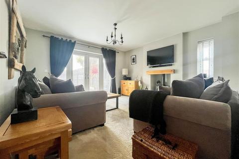 1 Southfields, Tillingham, Southminster, CM0 7FY
