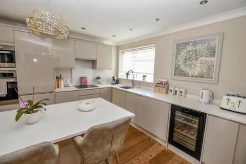 1b Chantry Lane, London Colney, St Albans, AL2 1JT