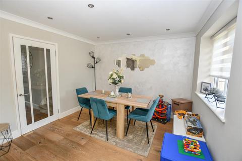 1b Chantry Lane, London Colney, St Albans, AL2 1JT