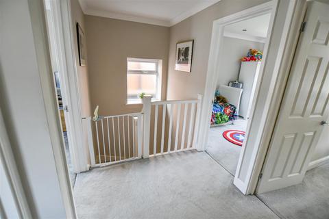 1b Chantry Lane, London Colney, St Albans, AL2 1JT