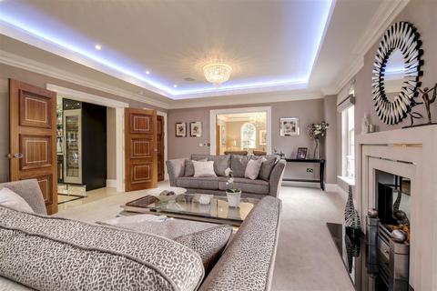 11 bedroom house for sale, Bury Gate