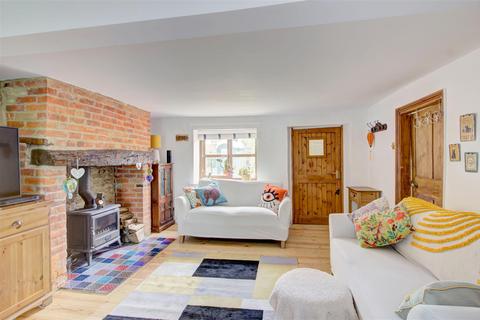 3 bedroom cottage for sale, Chapel Cottage, Brinkworth