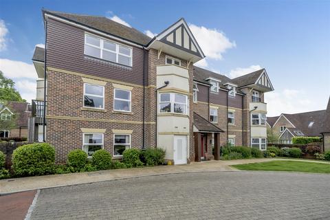 2 bedroom flat for sale, Parham House, King George's Drive, Liphook