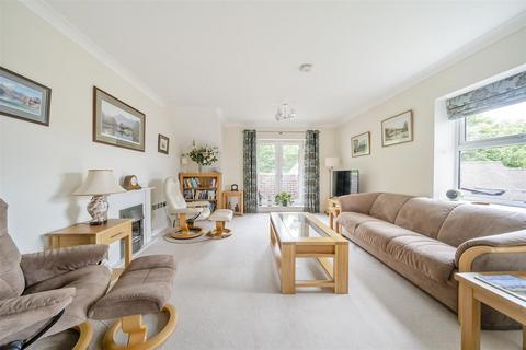 2 bedroom flat for sale, Parham House, King George's Drive, Liphook