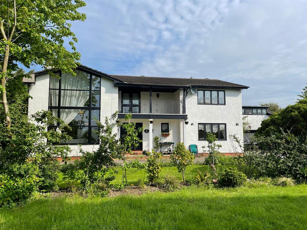 Fieldway, Lytham St Annes 5 bed detached house for sale £650,000