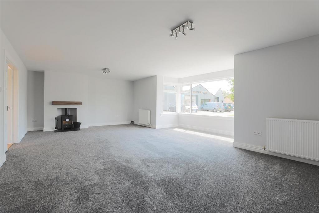 Forfar Road, Maryton, Kirriemuir 3 bed detached house for sale £299,995