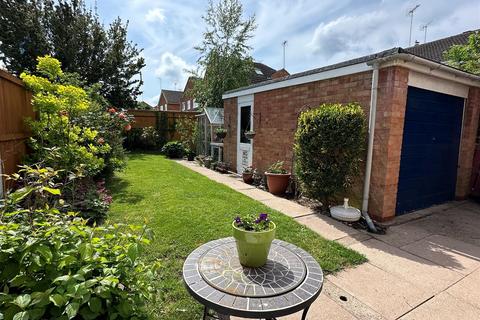 24 Fields Park Drive, Alcester, B49 6QR