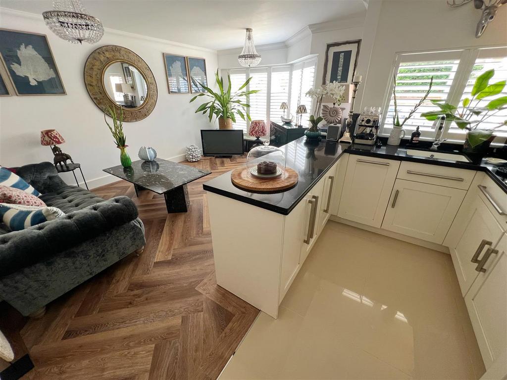 Kitchen Dining Room.JPG