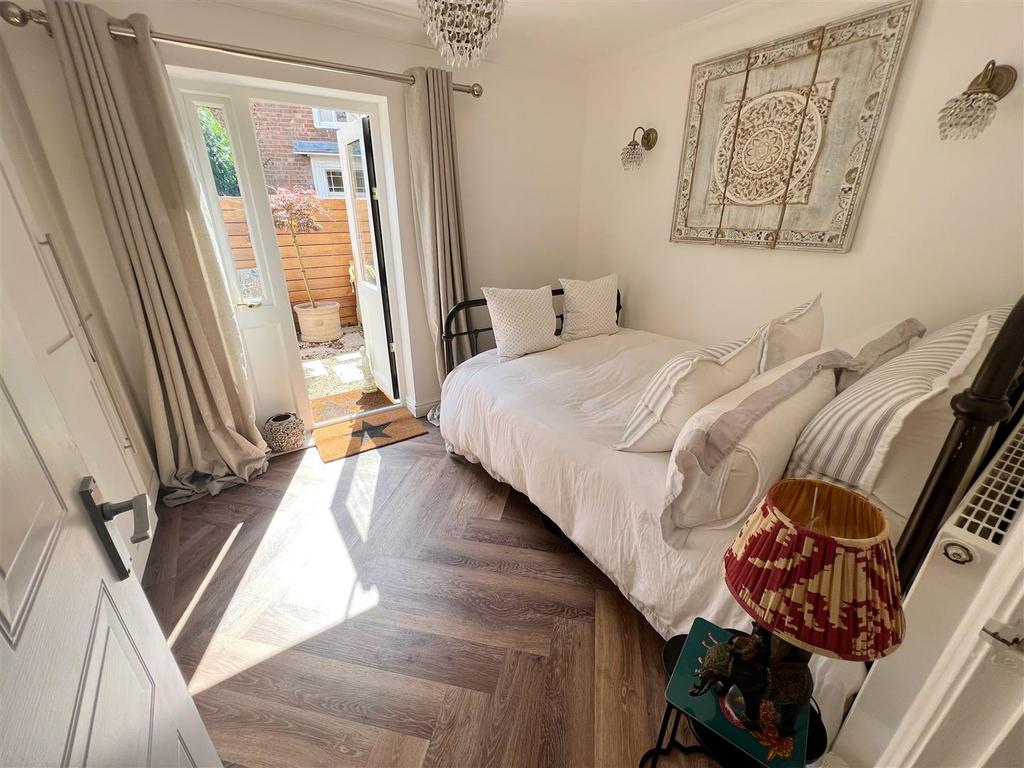Bedroom.JPG