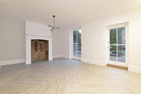undefined, Baillie Road, Guildford GU1