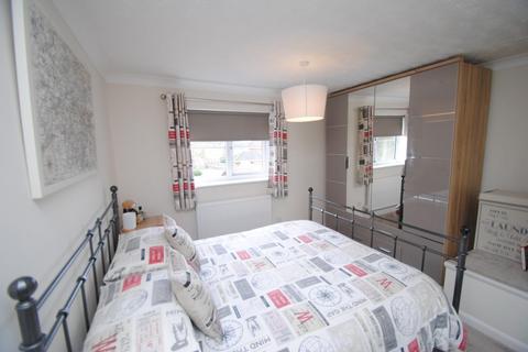 2 bedroom end of terrace house to rent, Haselmere Close, Bury St. Edmunds IP32