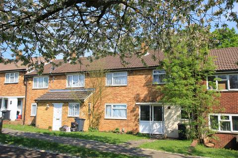 3 bedroom terraced house to rent, Holly Copse, Stevenage