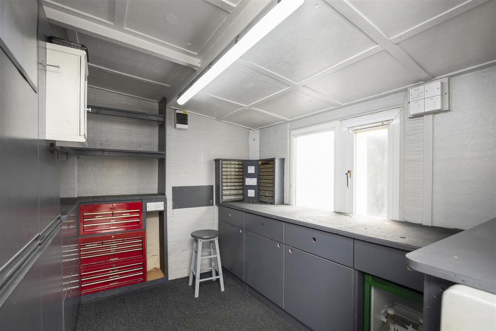 17 Forbes Road31.jpg