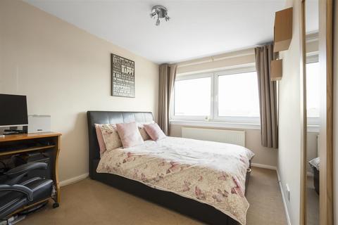 24 Birrell Drive, Dunfermline, KY11 8DW