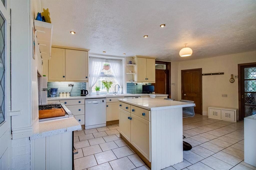 Kitchen breakfast room