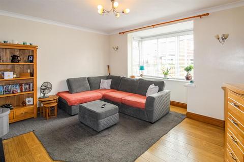 3 bedroom house for sale, Brentlea Avenue, Wakefield WF2