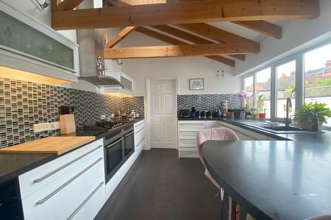 131 Billing Road, Northampton, NN1 5RR