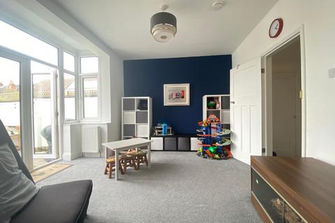 131 Billing Road, Northampton, NN1 5RR