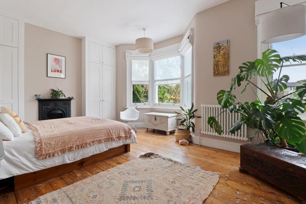 05-294780092 PROPWORLD AM 133 Old Dover Road Se3 8