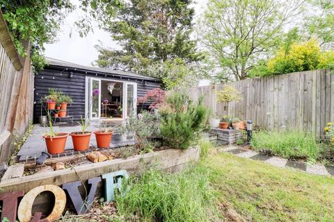 133 Old Dover Road, London, SE3 8SY