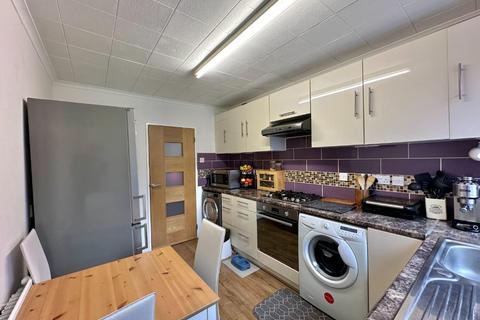 3 Hinton Close, Northampton, NN2 8JN