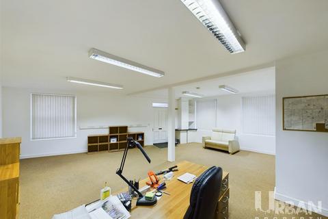 Office to rent, Manor Street, Hull