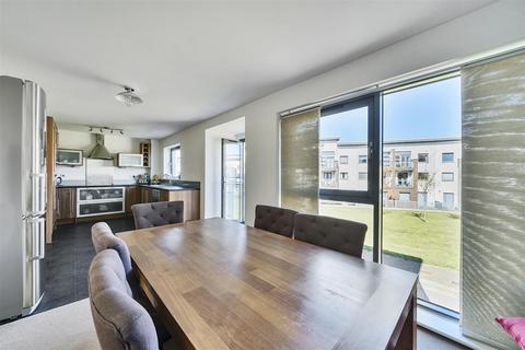 4 bedroom townhouse for sale, Fishermans Way, Marina, Swansea