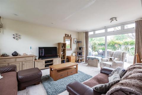 129 Punch Croft, New Ash Green, Longfield, DA3 8HS