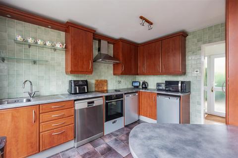 129 Punch Croft, New Ash Green, Longfield, DA3 8HS