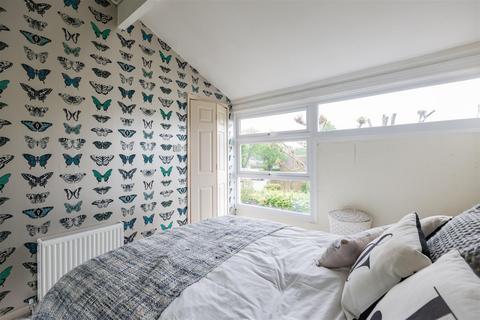 129 Punch Croft, New Ash Green, Longfield, DA3 8HS