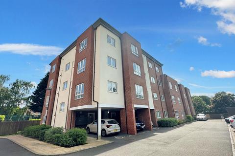 2 bedroom flat for sale, Mayfield Road, Hersham, Walton-On-Thames