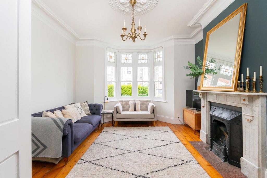 DAORKCOTSREVAH31 - Living Room B.jpg