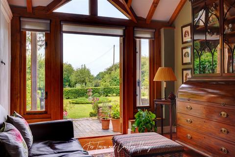 undefined, Kington Court Farm, Flyford Flavell WR7