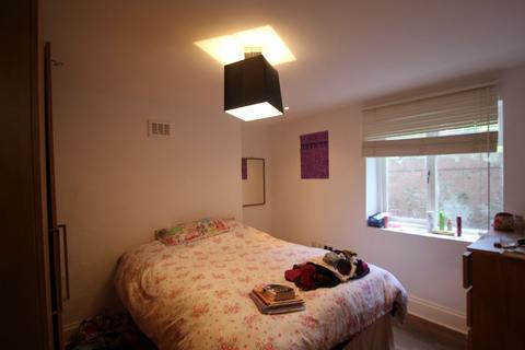 2 bedroom flat to rent, London, N4
