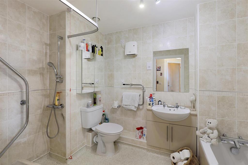 15-1c3d CT MCS Flat 7 Cartwright Court 093 (1).JPG