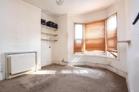 2 bedroom flat for sale, Archway Road,  London,  Highgate,  N6