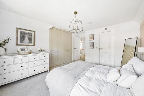 2 Jopling Road, Bisley, Woking, GU24 9FN