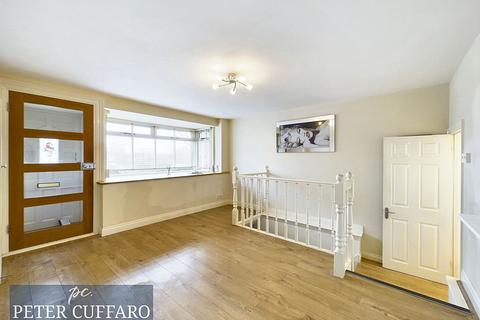 1 bedroom maisonette for sale, Old Highway, Hoddesdon EN11