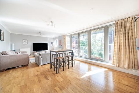 2 bedroom apartment for sale, Walnut Tree Close, Guildford, Surrey, GU1