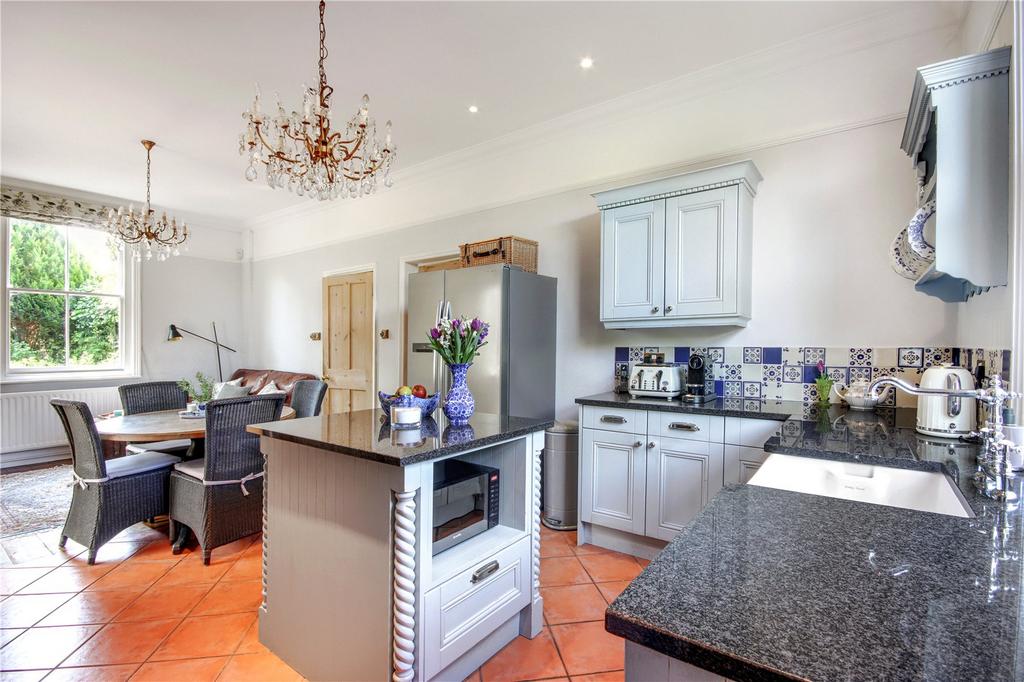 Kitchen/Breakfast Rm