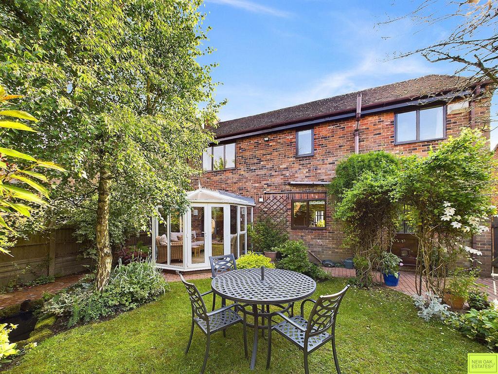 Pilsley S45 5 bed detached house for sale £330,000