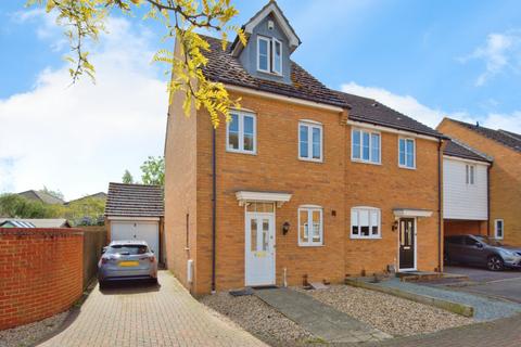 3 bedroom semi-detached house for sale, Smollett Place, Wickford, SS12