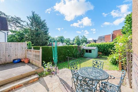 16 Amy Road, Oxted, RH8 0PX
