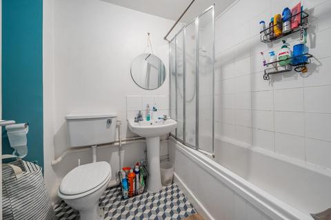 1 bedroom flat for sale, Molyneux Drive, Tooting