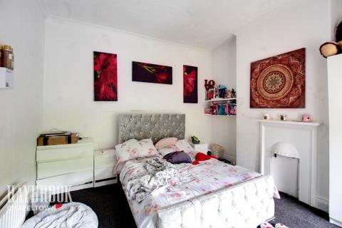 106 Vickers Road, Sheffield, S5 6WB