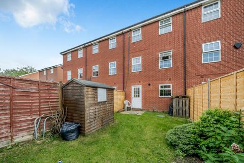 8 Bradley Drive, Grantham, NG31 7WN