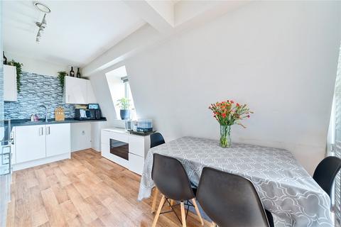 1 bedroom flat for sale, Alderson Grove, Hersham, Walton-on-Thames, KT12