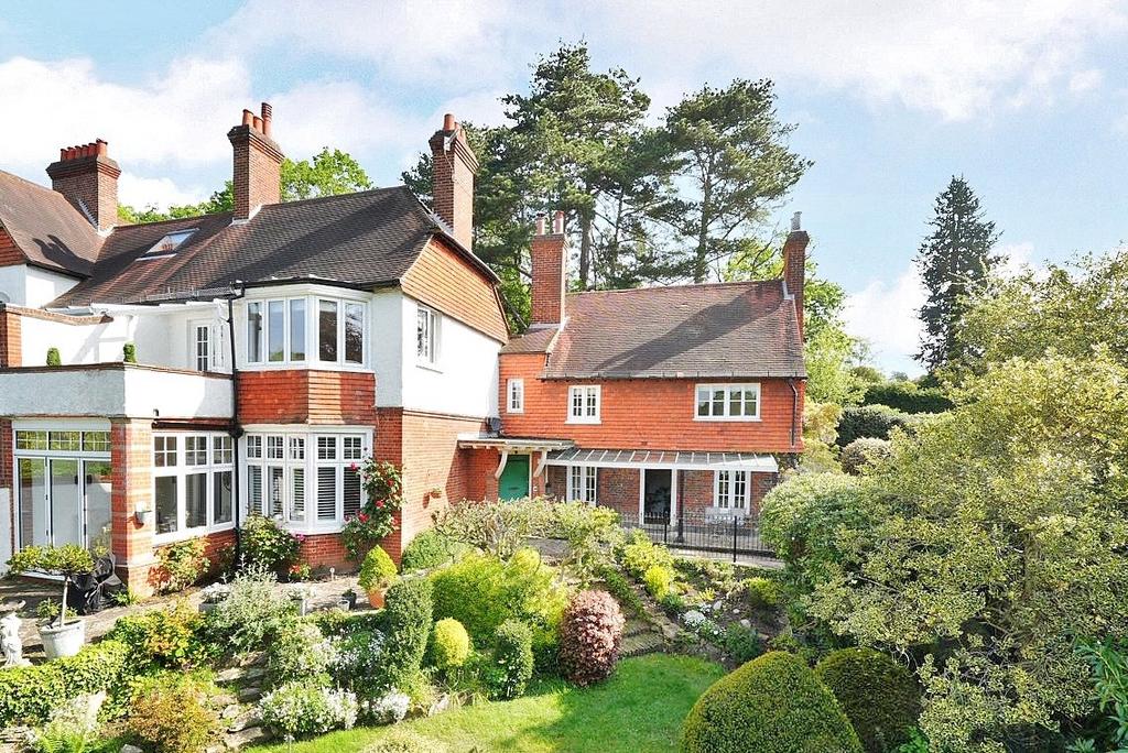 Hook Hill Lane, Hook Heath, Surrey, GU22 4 bed semidetached house for