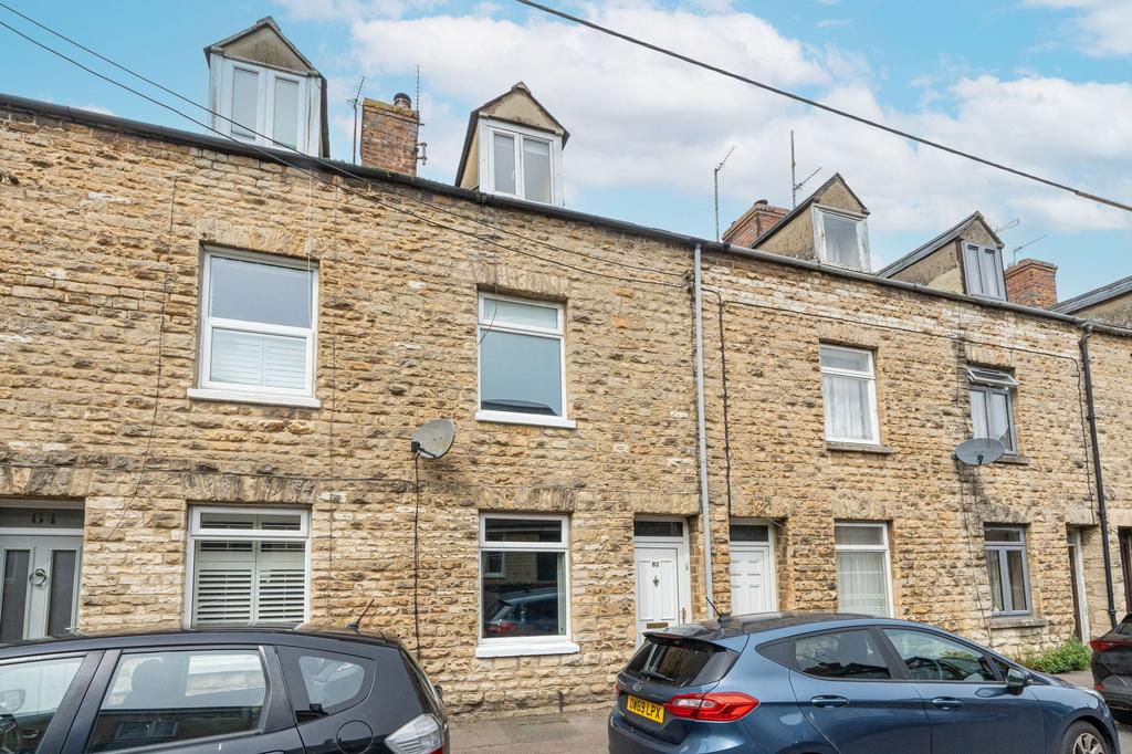 The Crofts, Witney, OX28 3 bed cottage for sale £350,000