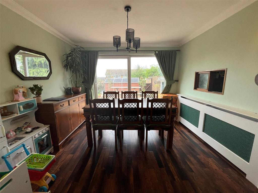 Mackenzie Way, Gravesend, Kent, DA12 4 bed end of terrace house for